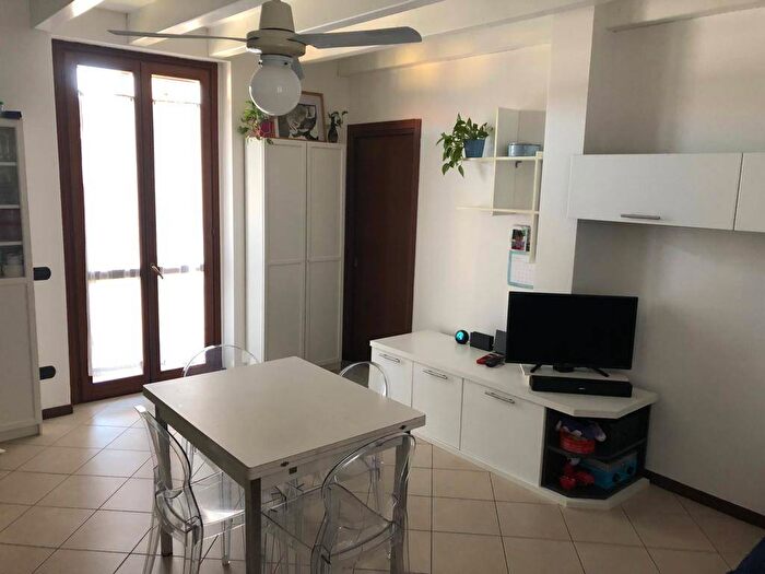 Appartamento trilocale in vendita in Via Guglielmo Marconi, Centro, Arluno
