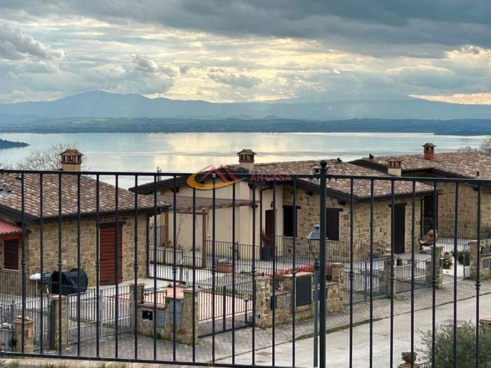 Appartamento trilocale in vendita in Passignano sul Trasimeno