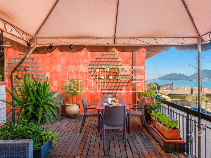 Appartamento trilocale in vendita in Via della Repubblica, Lerici Paese, Lerici