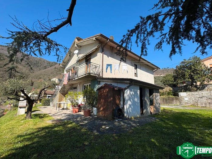 Casa con 6 locali in vendita in Via Stadano, Aulla