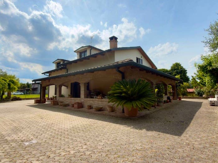 Casa con 6 locali in vendita in Via Pagliarola, Castelvetro di Modena