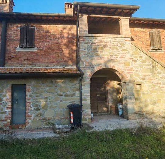 Casa con 6 locali in vendita in Sassi Bianchi, Centro, Passignano sul Trasimeno