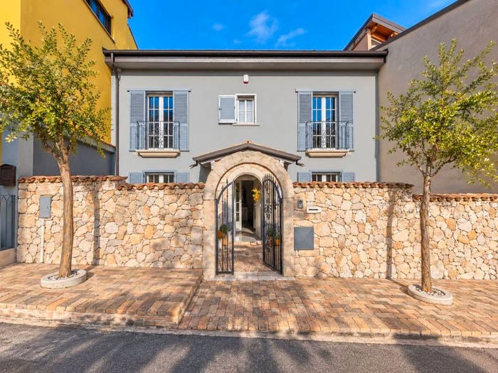 Casa con 5 locali in vendita in Via Venanzio d'Amore Fracassi, Cerchio