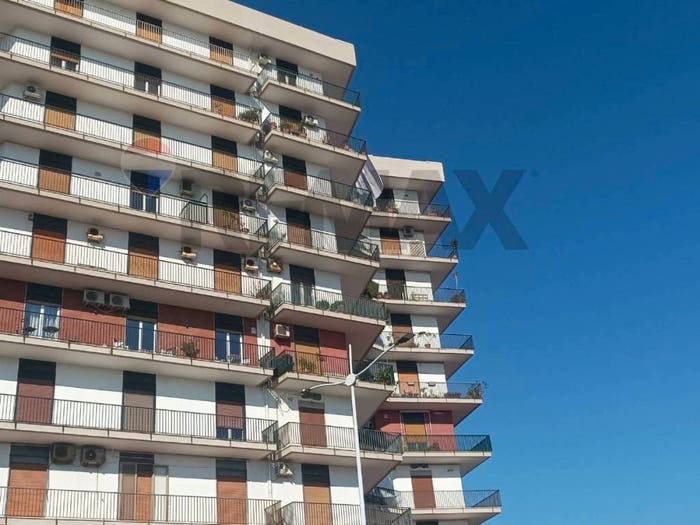Appartamento con 6 locali in vendita in Via Alcide De Gasperi, Guardia Li Cuti, Catania