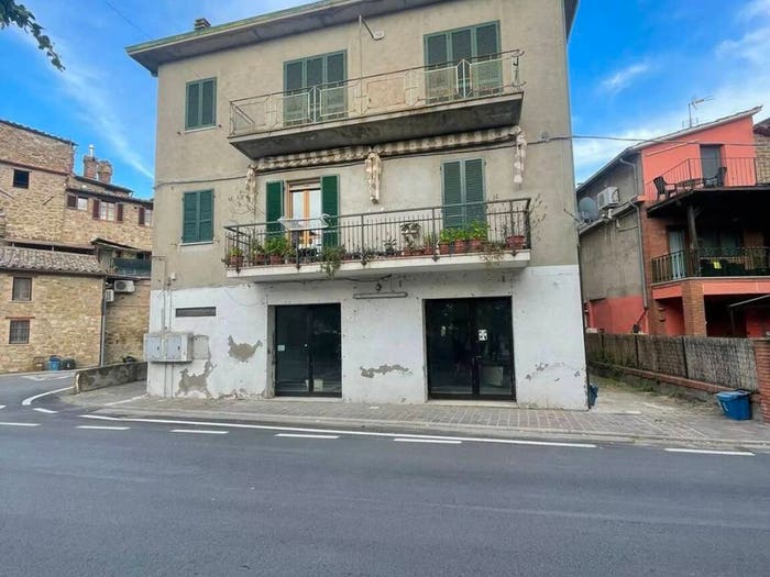 Appartamento quadrilocale in vendita in Viale Del Popolo, Centro, Magione