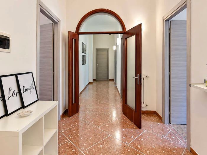 Appartamento con 6 locali in vendita in Via Amerigo Vespucci, Stazione Centrale, Pisa