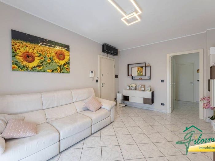 Appartamento quadrilocale in vendita in Via Aldo Moro, Centro, La Loggia