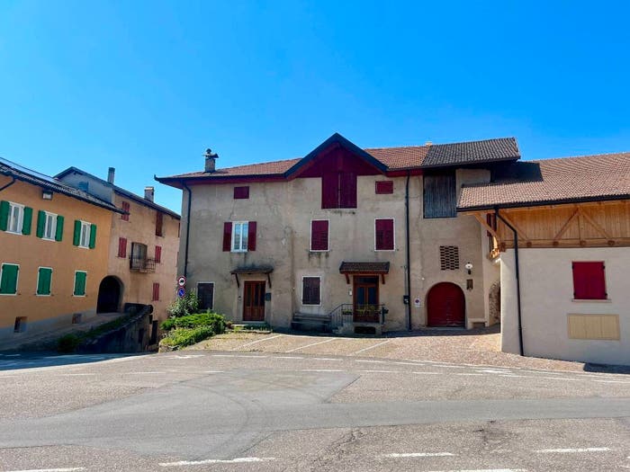 Casa con 6 locali in vendita in Piazza De Betta, Malgolo, Romeno