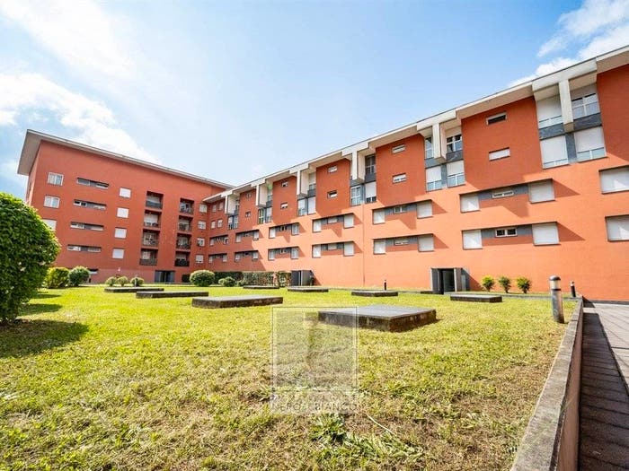 Appartamento trilocale in vendita in viale montegrappa, Acquate, Lecco