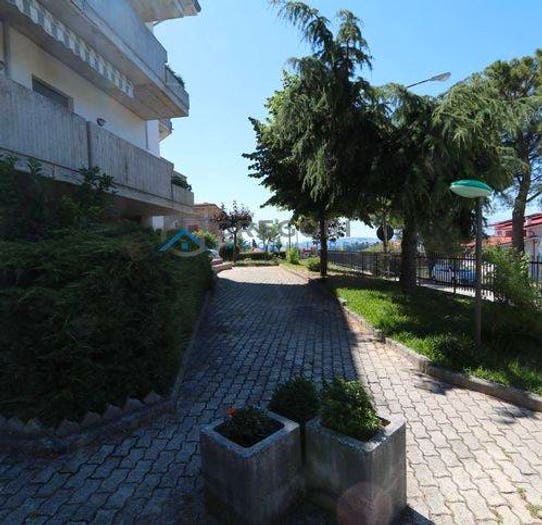 Appartamento con 5 locali in vendita in Viale Aldo Moro, Centro, Torano Nuovo