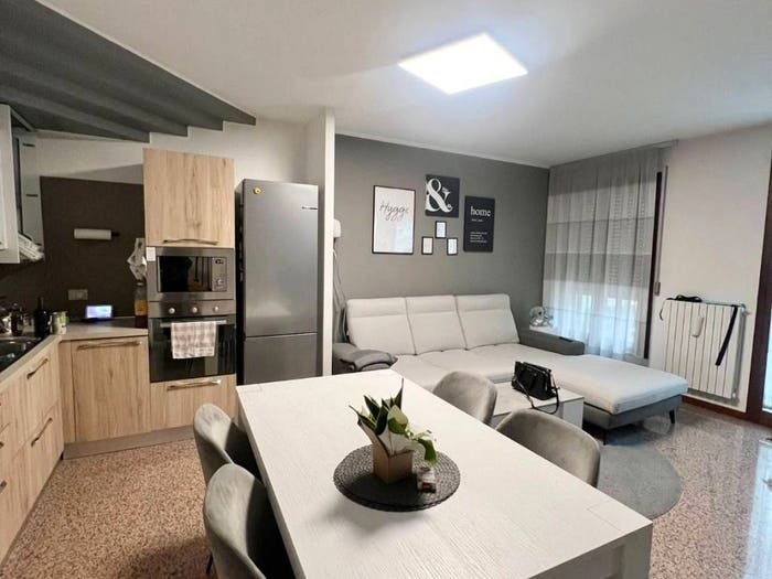 Appartamento quadrilocale in vendita in Vicolo della Nogara, Centro, Camponogara