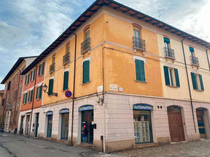 Casa con 6 locali in vendita in Via Giuseppe Garibaldi, Centro Storico, Imola
