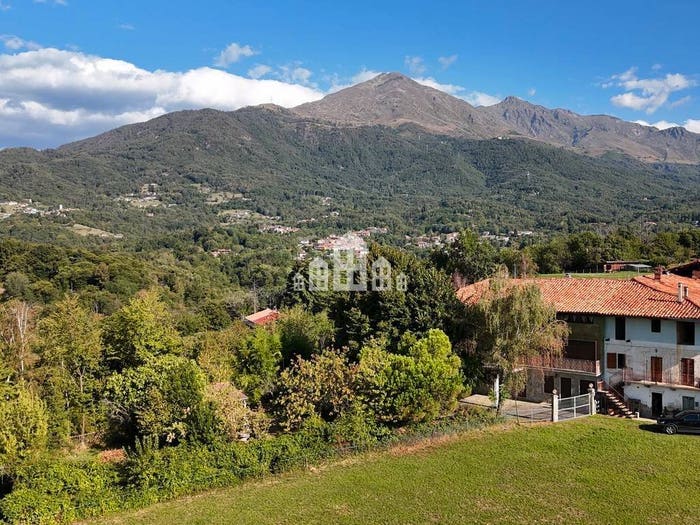 Casa con 6 locali in vendita in Frazione Sant'Anna Boschi, Sant'anna Boschi, Castellamonte