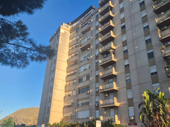 Appartamento quadrilocale in vendita in Via dell'Ermellino, Bonagia, Palermo