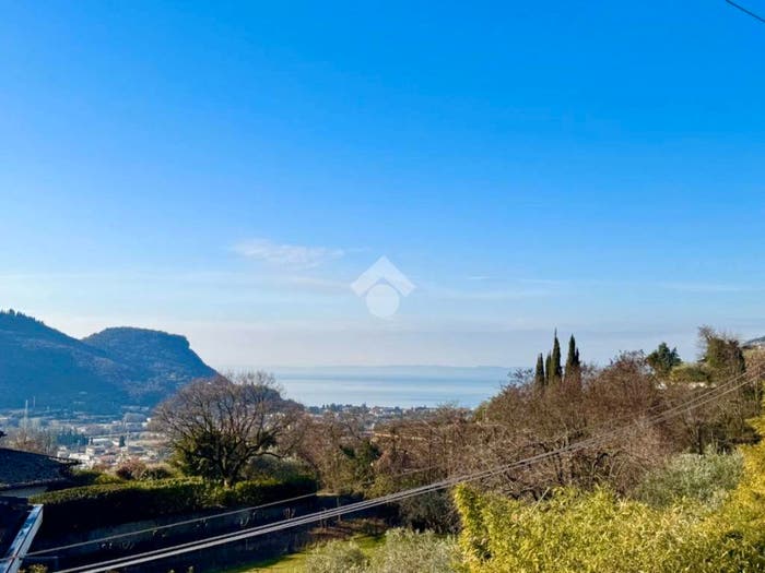 Casa quadrilocale in vendita in Via salita degli Olivi, Costermano, Costermano sul Garda