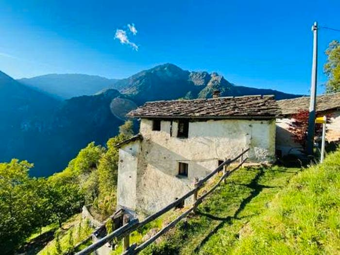 Casa trilocale in vendita in Località Suc No Number, Lillianes