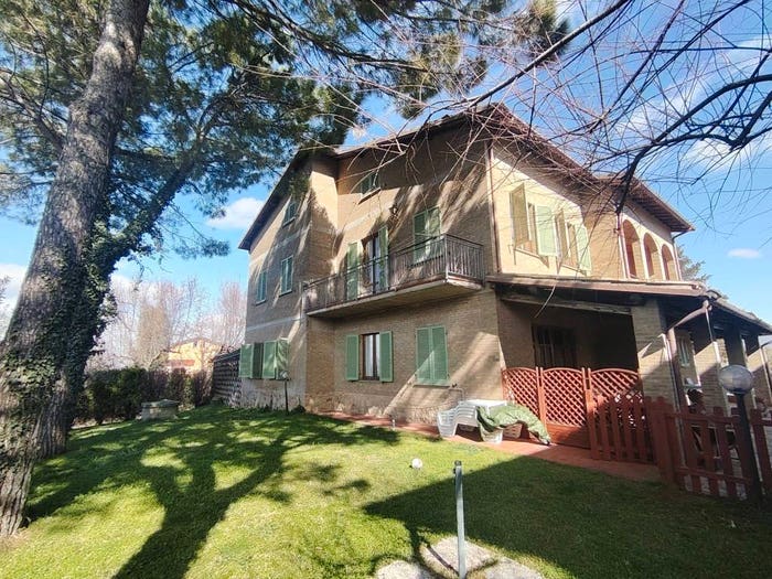 Casa con 6 locali in vendita in Strada Provinciale di Colle Marchese, Castel Ritaldi