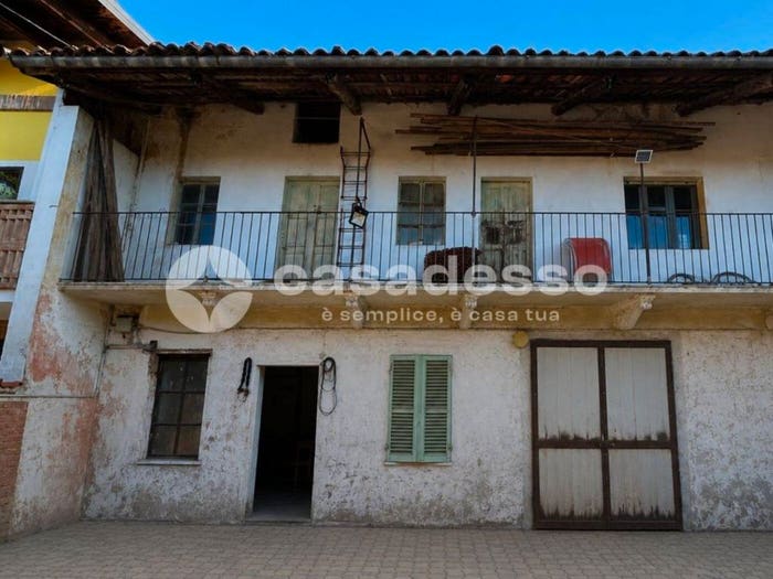 Casa con 6 locali in vendita in Via San Martino, Centro, Villareggia