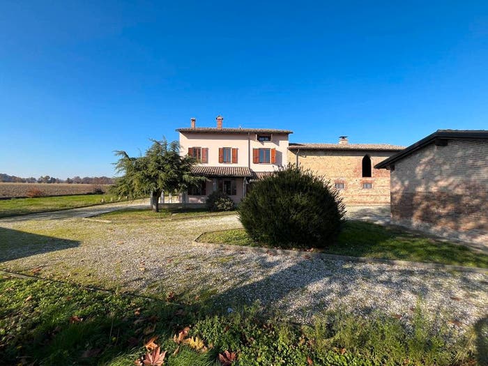 Casa con 6 locali in vendita in Via Camillo Benso di Cavour, Centro, Fidenza