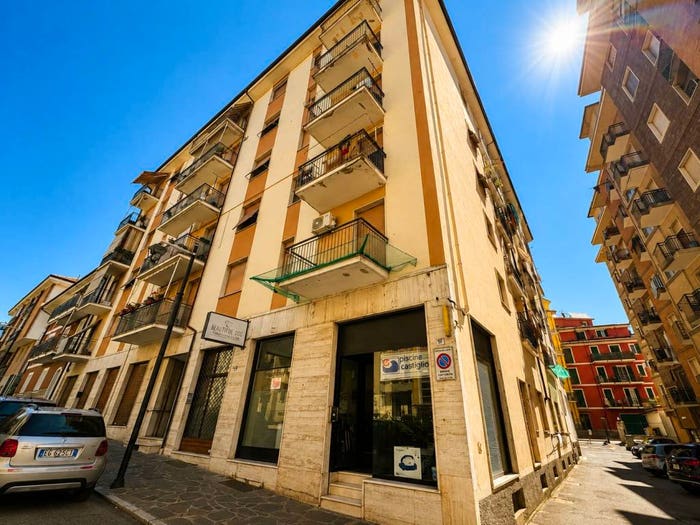 Appartamento quadrilocale in vendita in Via Giovanni Amendola, Centro, Acqui Terme
