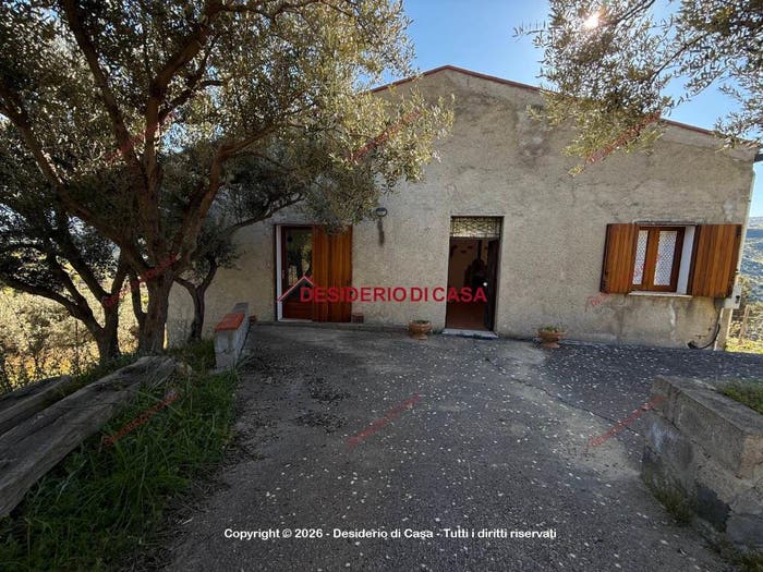 Casa con 5 locali in vendita in Strada Provinciale Castelluzzese, Pettineo