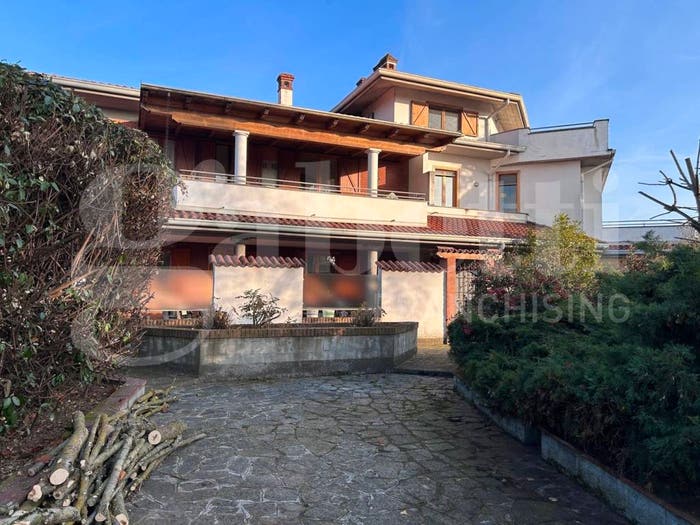 Appartamento con 5 locali in vendita in alcide de gasperi, Centro, Dorno