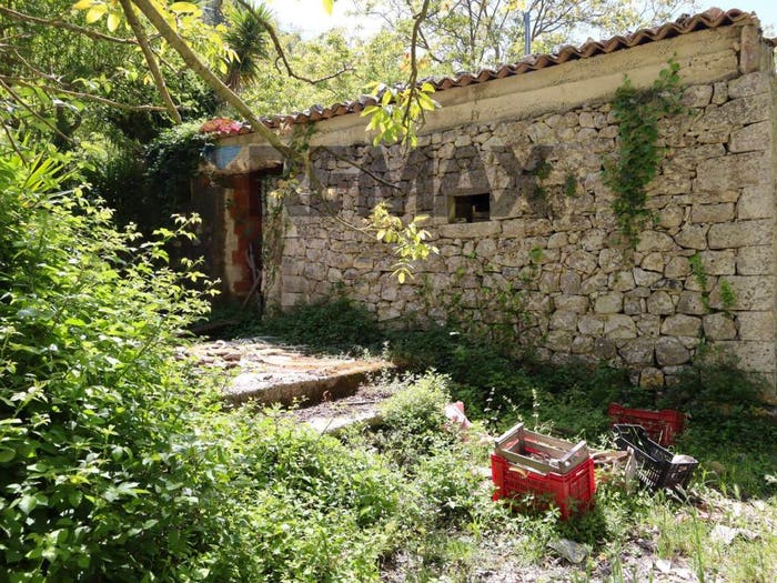 Casa quadrilocale in vendita in strada comunale dei mulini, Monterosso Almo