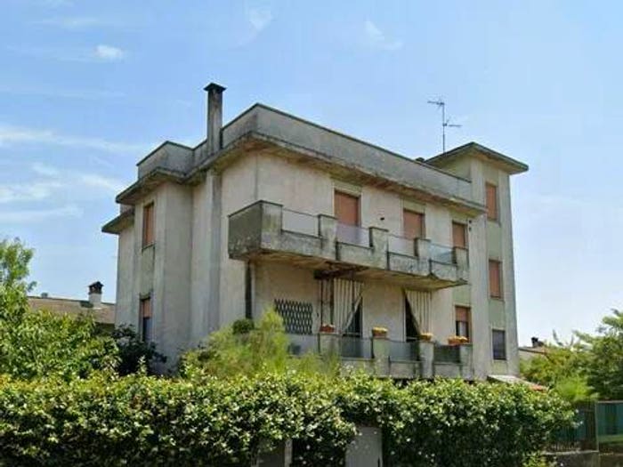 Appartamento quadrilocale in vendita in Via Monte Grappa, Centro, Tribiano