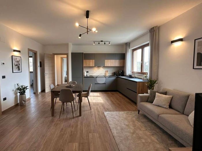 Appartamento trilocale in vendita in Via dei Gerani, Latina Scalo, Latina