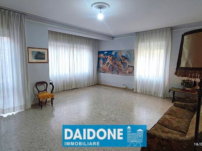 Appartamento con 6 locali in vendita in Viale Goffredo Mameli, Fabbricotti, Livorno