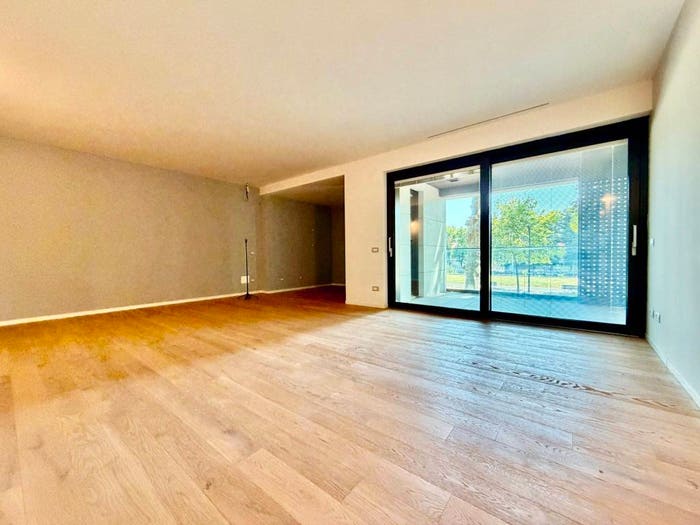 Appartamento quadrilocale in vendita in Viale Passeggio Pubblico, Pubblico Passeggio, Piacenza