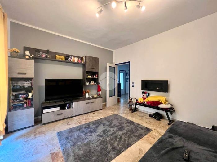 Appartamento trilocale in vendita in Via fontana, La Villa, Traves