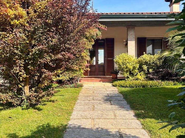 Casa con 6 locali in vendita in Via Nazario Sauro, Eremo, Curtatone