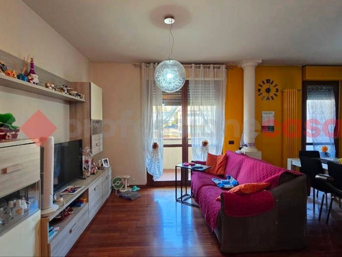 Appartamento trilocale in vendita in Via Vincenzo Funghini, Villa Severi Cappuccini, Arezzo