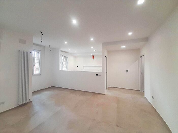 Appartamento quadrilocale in vendita in Piazza Luigi Ferrari, Rimini