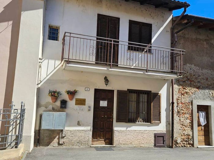 Casa quadrilocale in vendita in Via Cesare Battisti, Barengo