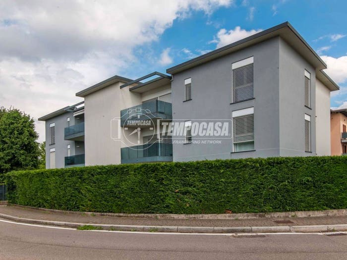 Appartamento trilocale in vendita in Via Luigi Galvani, Mozzate
