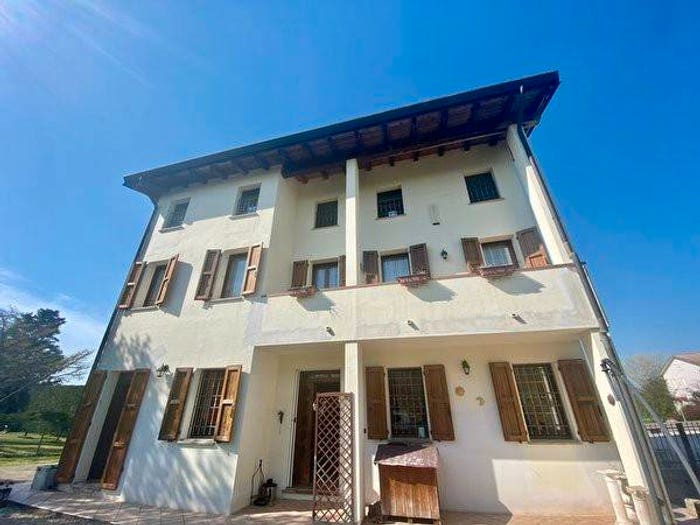 Casa con 6 locali in vendita in Via Provinciale, Scortichino, Bondeno