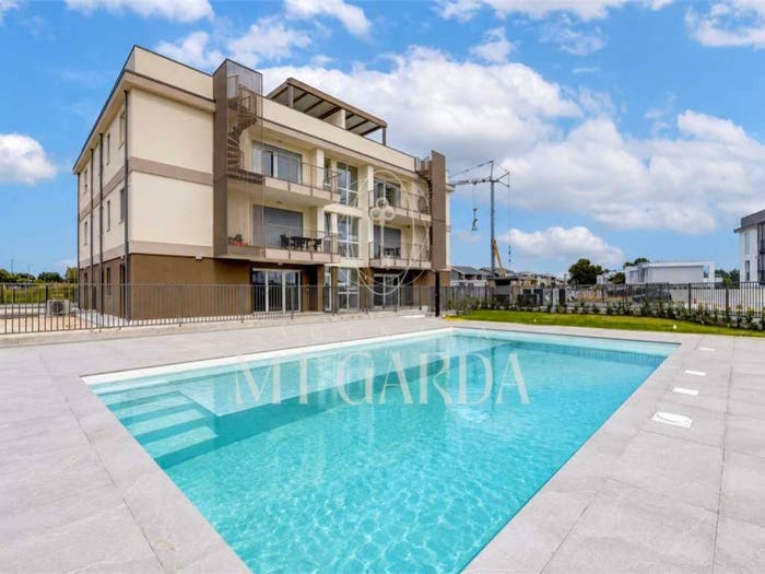 Appartamento trilocale in vendita in via franco faccio, Centro Storico, Desenzano del Garda
