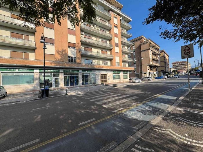Appartamento quadrilocale in vendita in Via Marittima, Tribunale, Frosinone