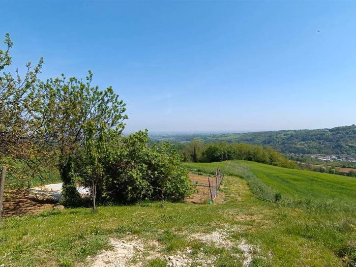 Casa con 6 locali in vendita in Gropparello