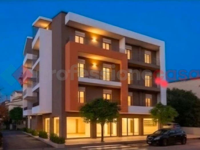 Appartamento trilocale in vendita in Viale Mazzini snc, Centro, Alba Adriatica