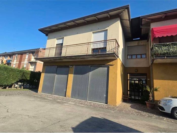 Casa con 6 locali in vendita in VIA VIAZZA, San Prospero