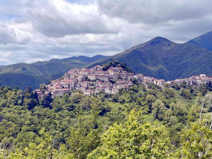 Casa quadrilocale in vendita in via Ponte a Navale, Montefegatesi, Bagni di Lucca