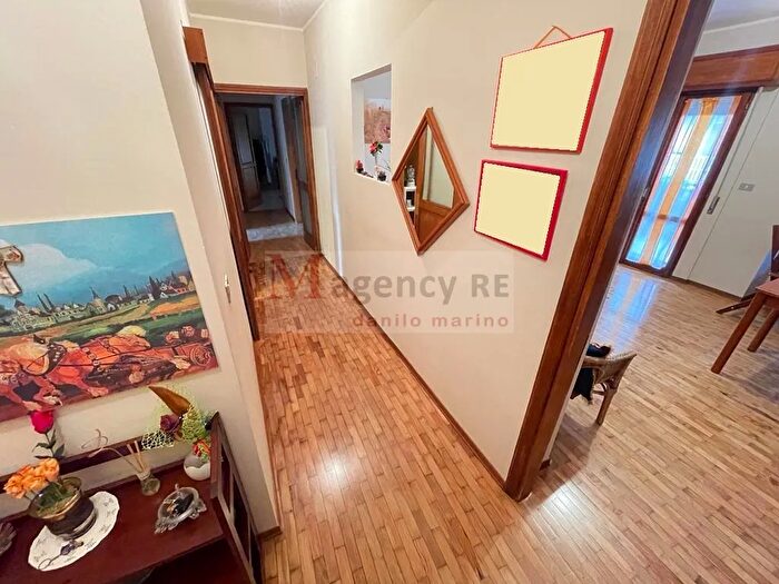Appartamento con 5 locali in vendita in Traversa II Nicolò, Reggio Calabria