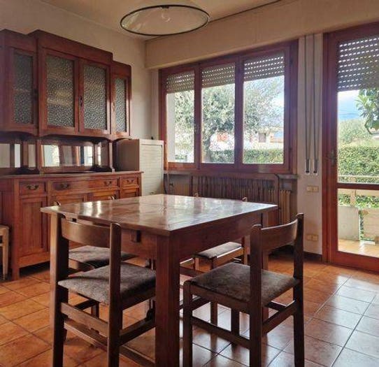 Casa quadrilocale in vendita in Marina di Massa Centro, Massa