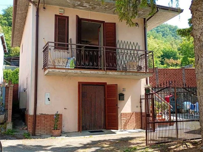 Casa quadrilocale in vendita in Montegioco