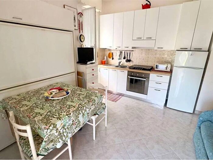 Appartamento trilocale in vendita in Via Villaggio Torino, Borghetto Santo Spirito