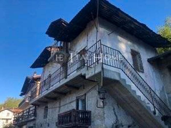 Casa con 5 locali in vendita in Frazione Vignil, Quart