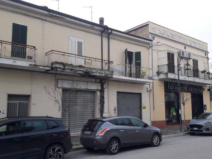 Appartamento trilocale in vendita in Via Maggio, Centro, Scafa